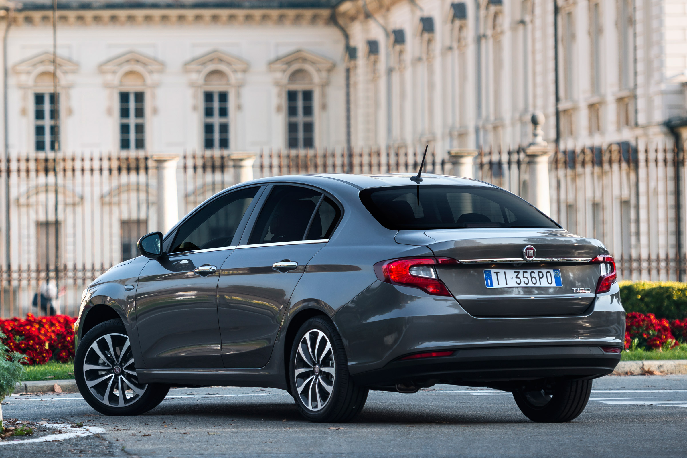 Fiat Tipo saloon rear