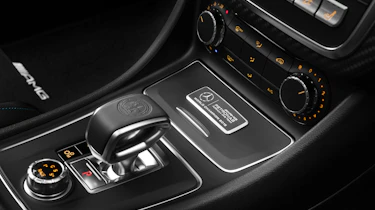 Mercedes-AMG A 45 PETRONAS 2015 World Champion Edition gearstick