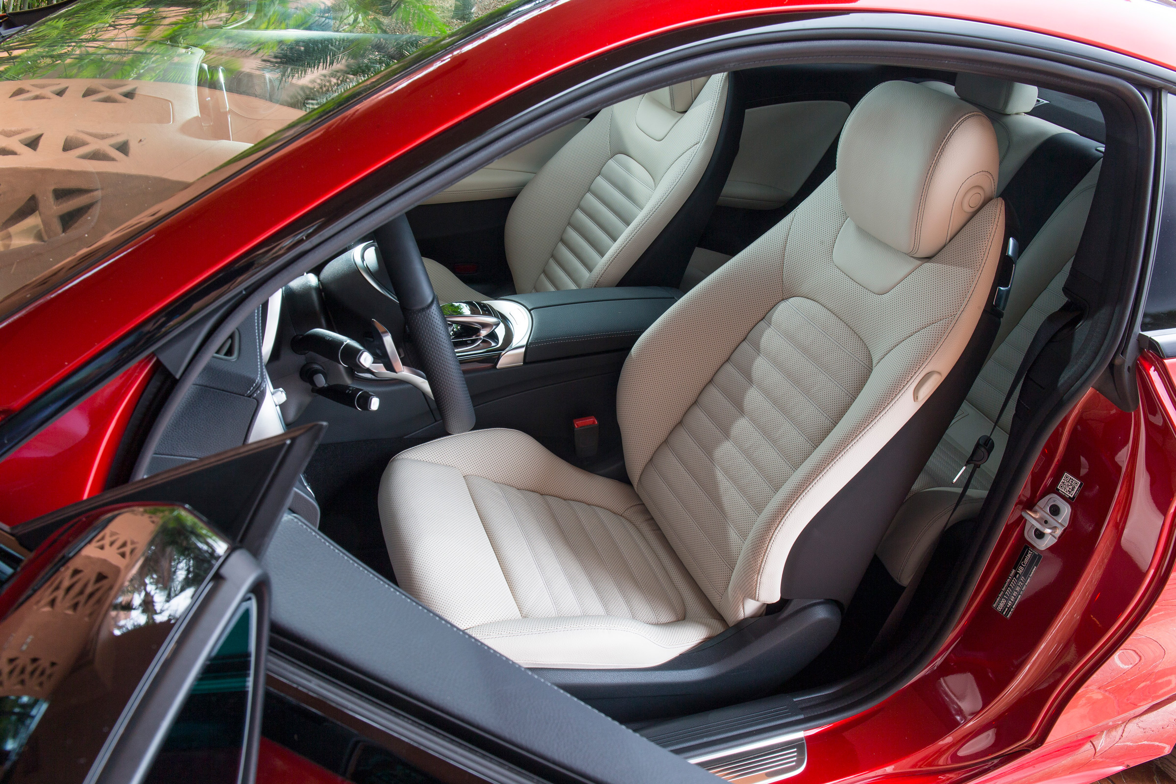 Mercedes C-Class Coupe front seats