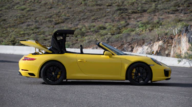 Porsche 911 Carrera S Cabriolet roof operation