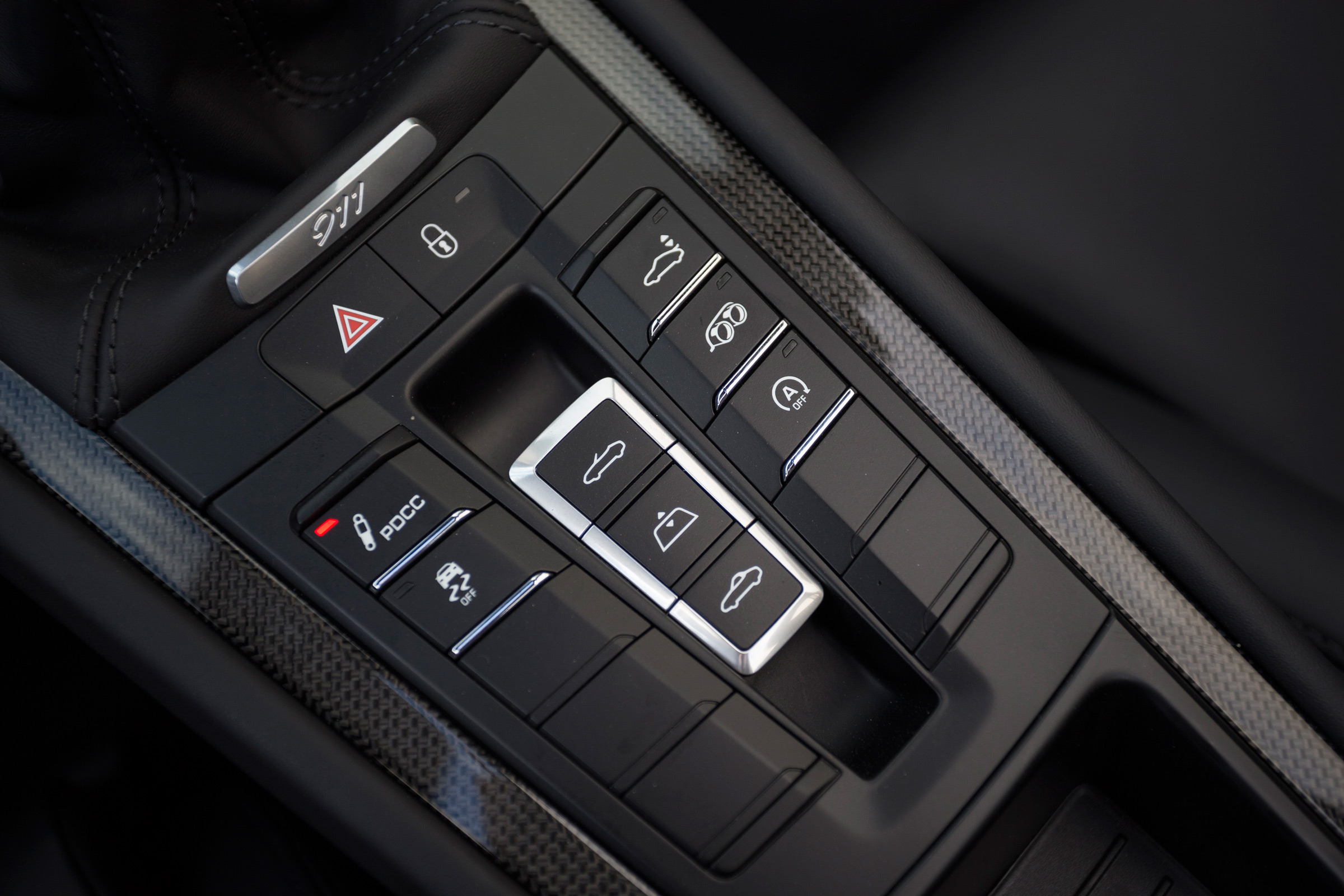 Porsche 911 Carrera S Cabriolet centre console
