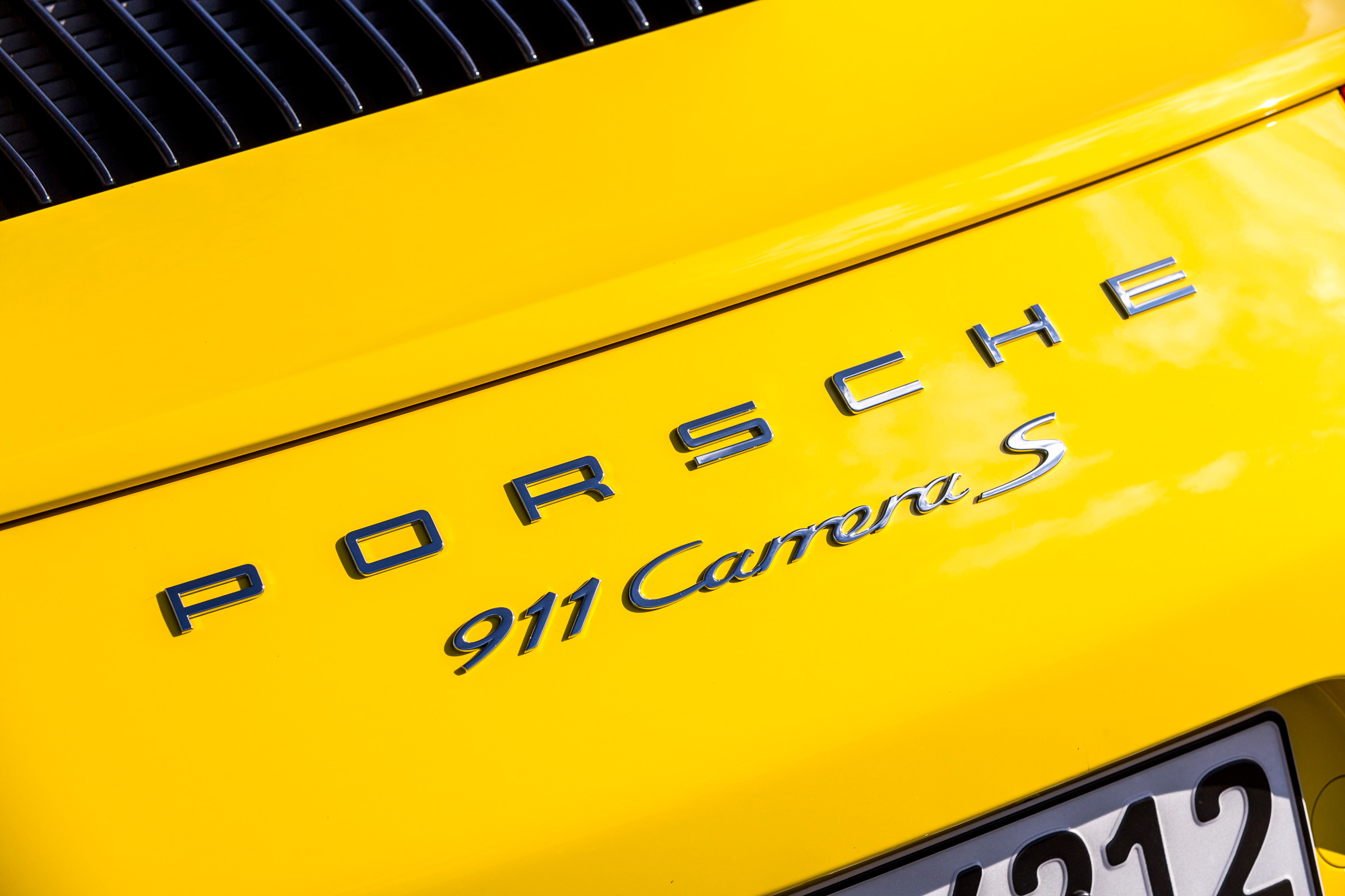 Porsche 911 Carrera S Cabriolet badging