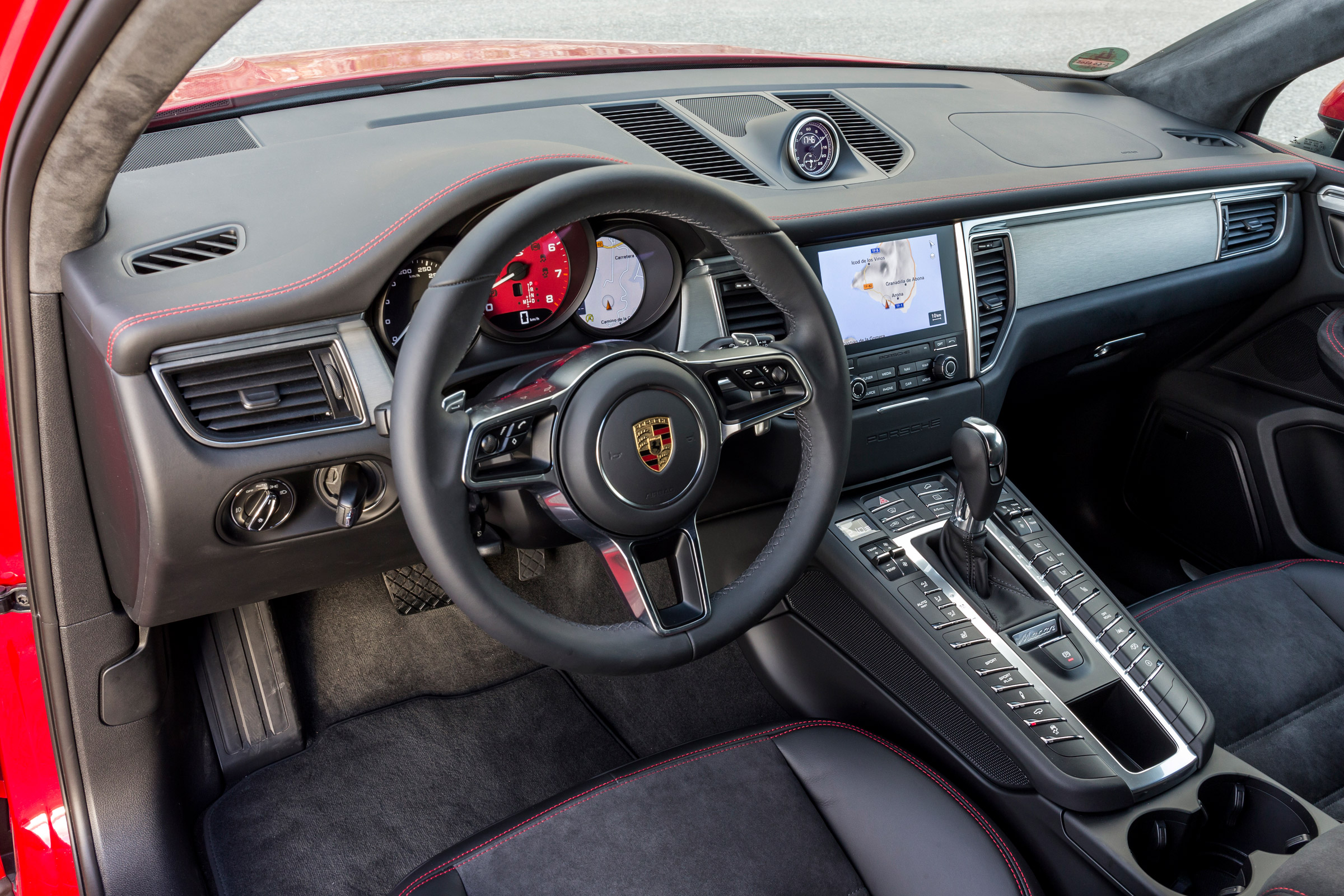 Porsche Macan GTS interior
