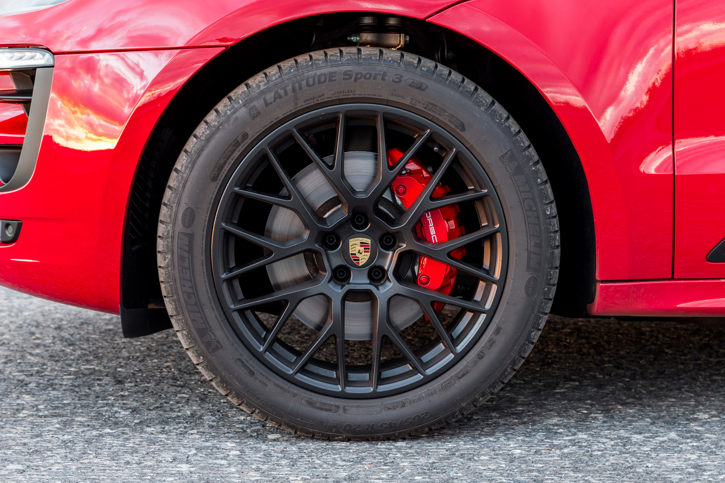 Porsche Macan GTS wheel