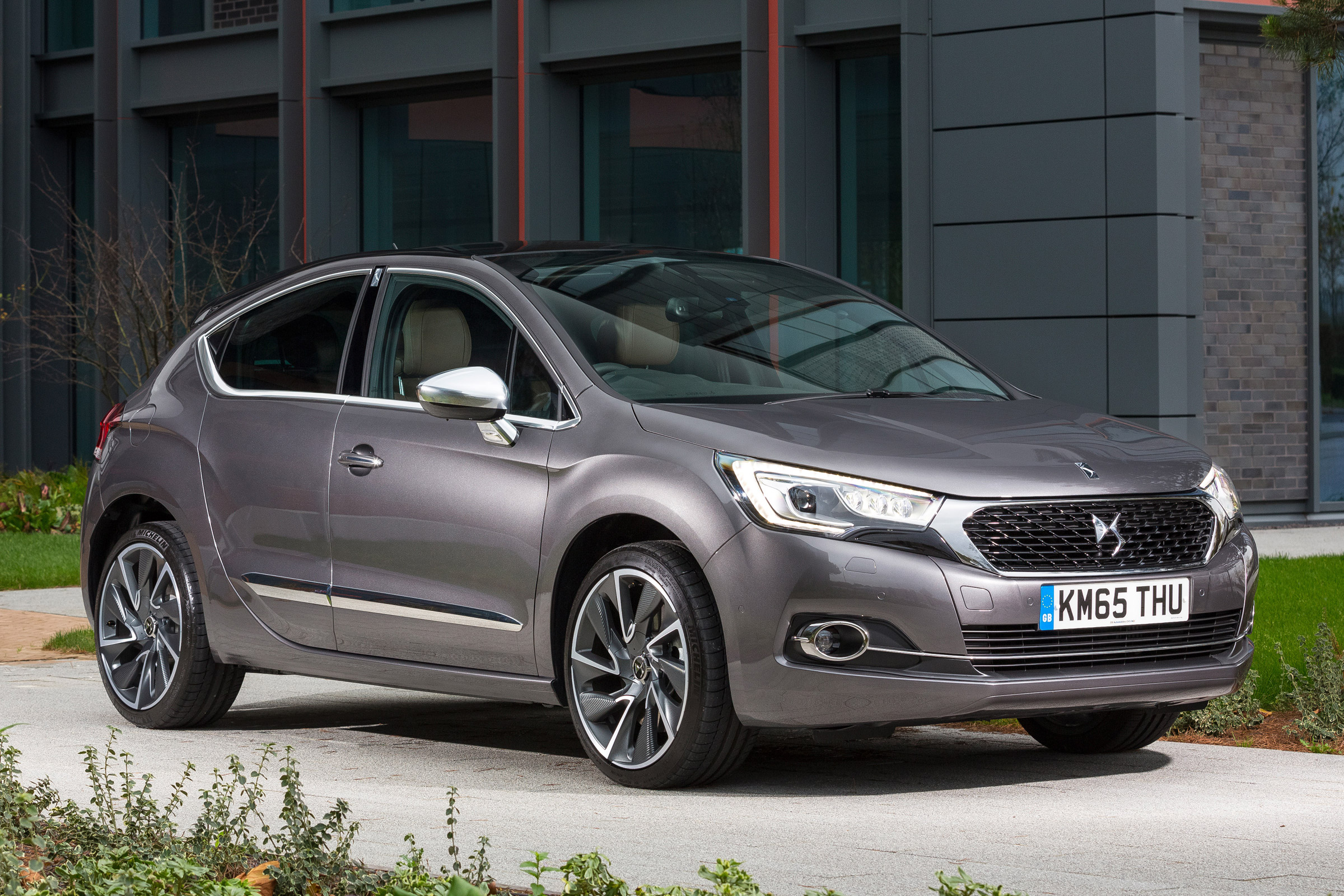 New DS 4 diesel UK drive static