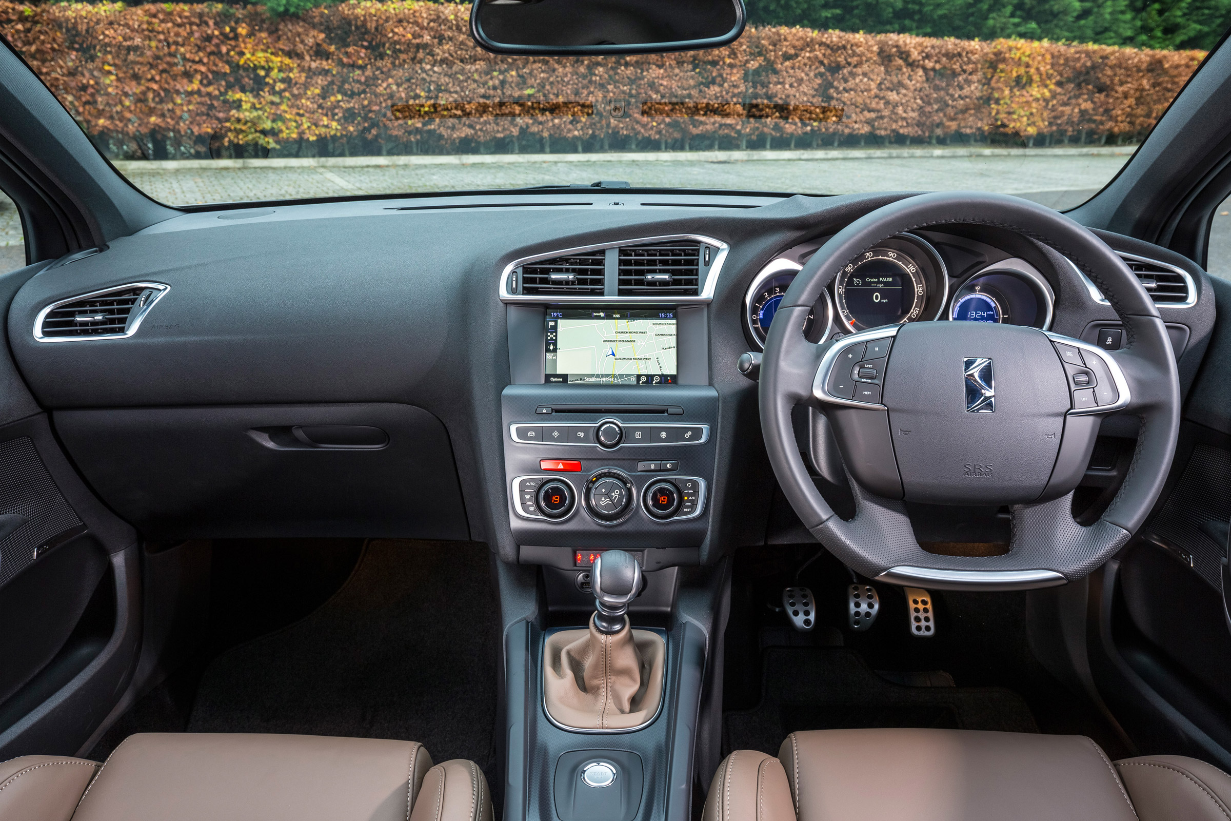 New DS 4 diesel UK drive interior