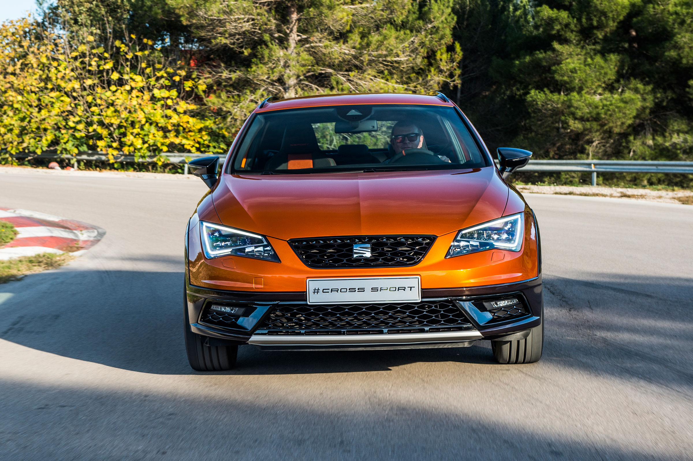SEAT Leon Cross Sport - nose
