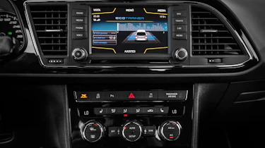 SEAT Leon Cross Sport - dash