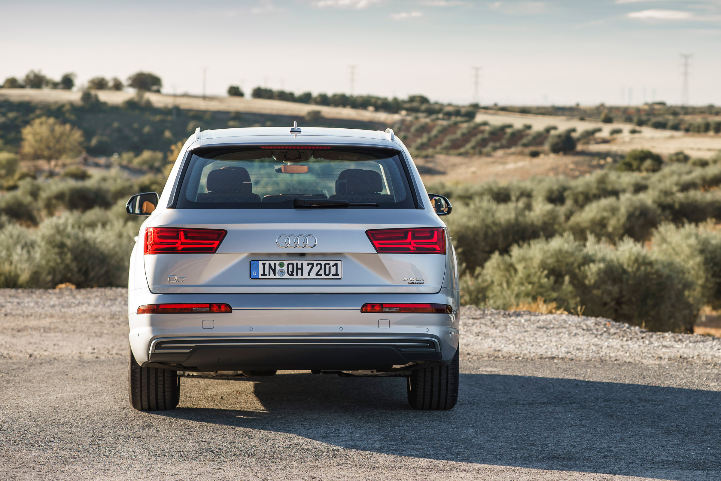 Audi Q7 e-tron 2015 tail