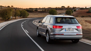 Audi Q7 e-tron 2015 rear