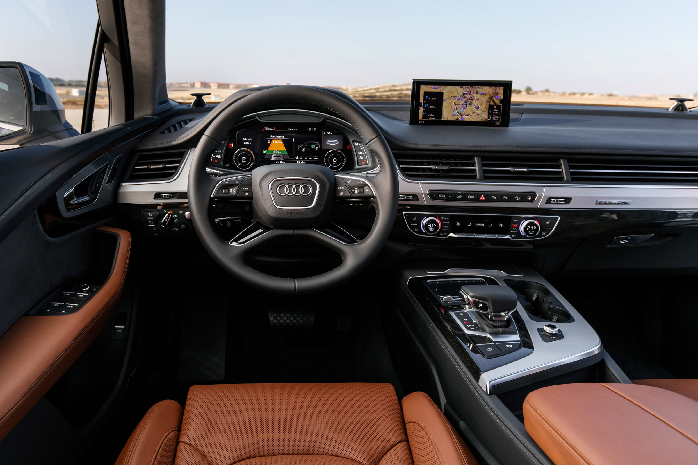 Audi Q7 e-tron 2015 interior