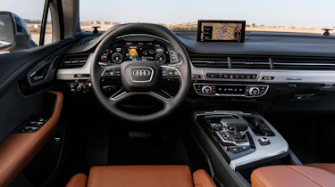 Audi Q7 e-tron 2015 interior
