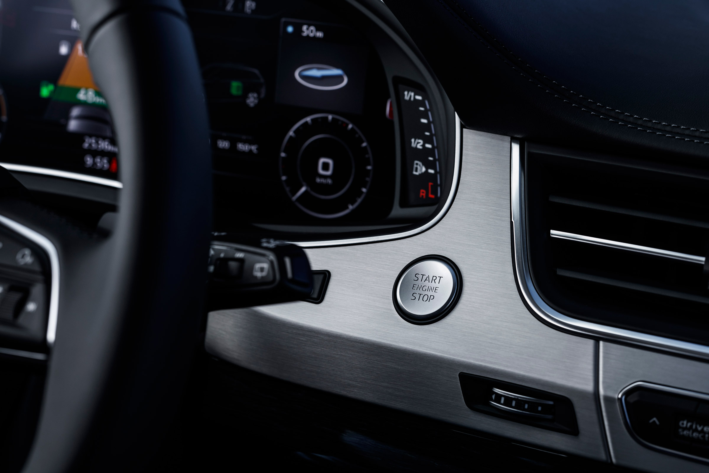 Audi Q7 e-tron 2015 button