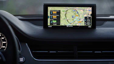 Audi Q7 e-tron 2015 screen