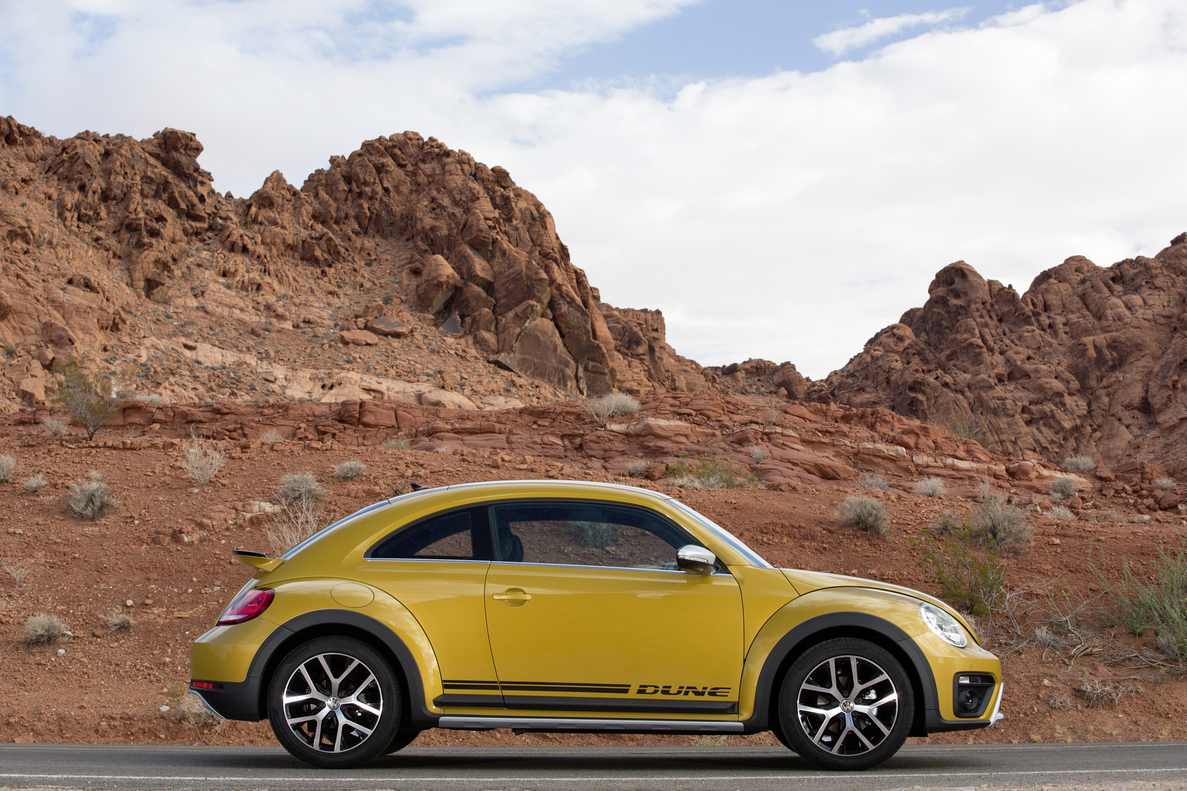 VW Beetle Dune side