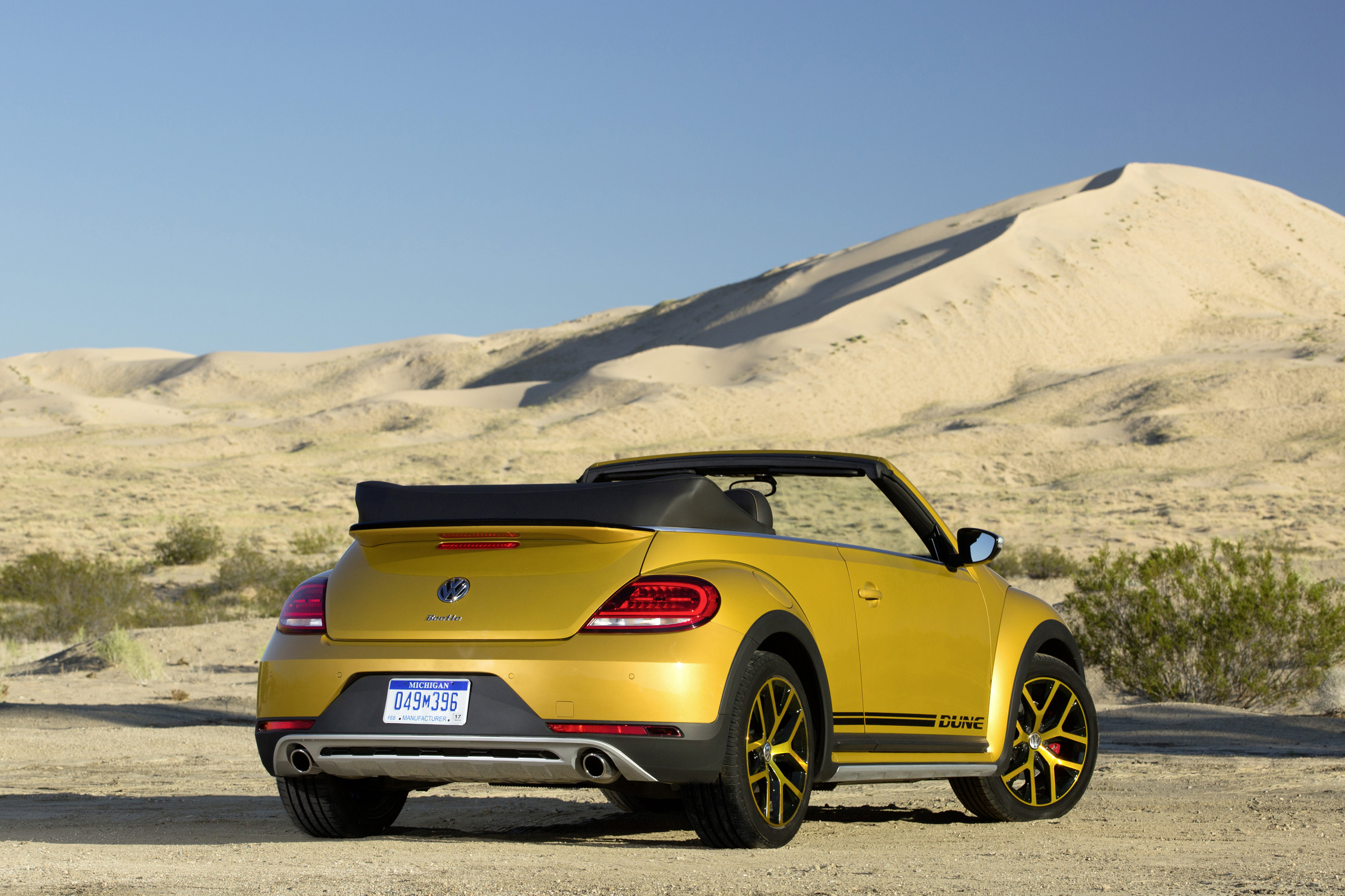 VW Beetle Dune cabrio rear