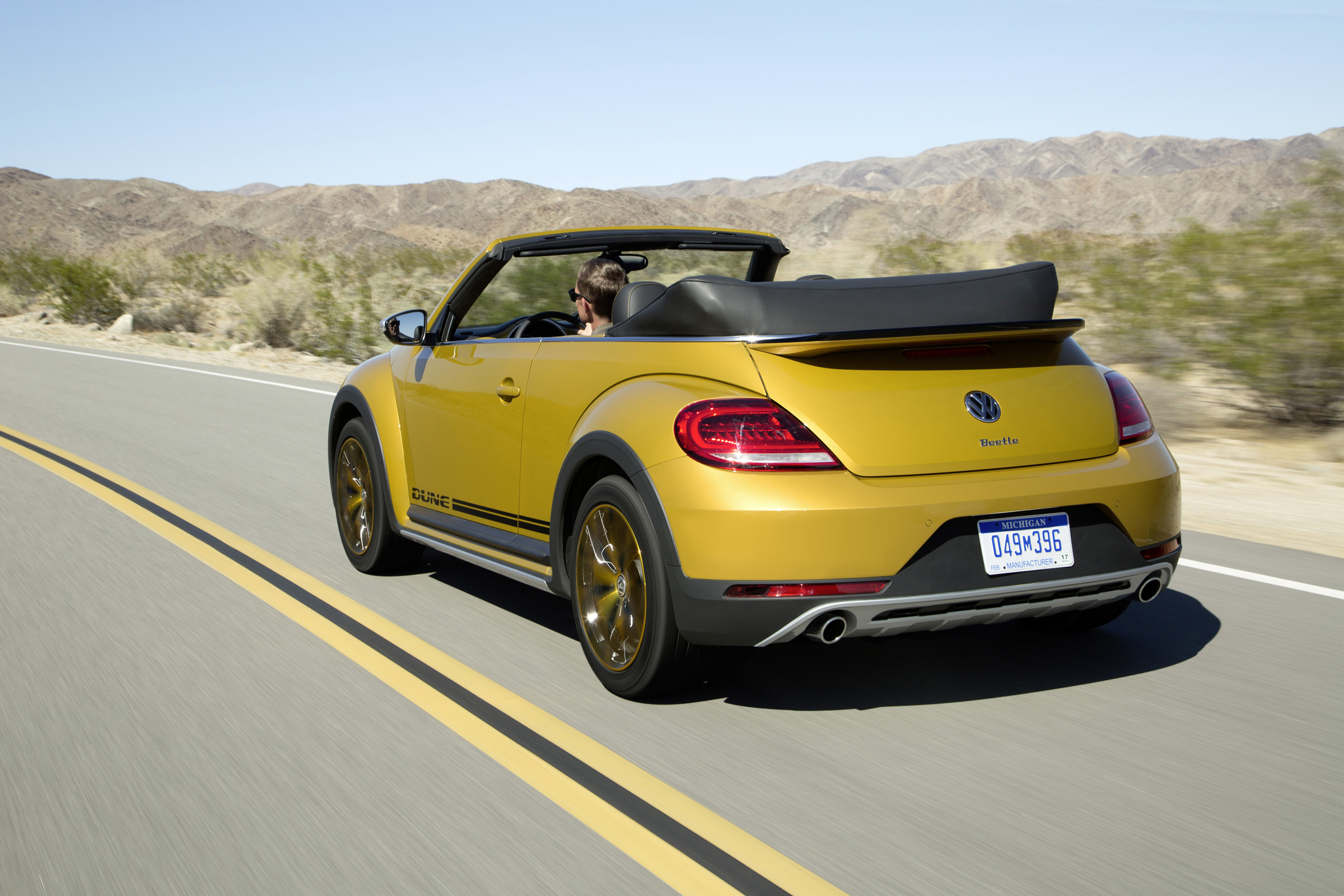 VW Beetle Dune cabrio rear