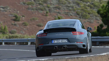 Porsche 911 Carrera 2015 rear cornering