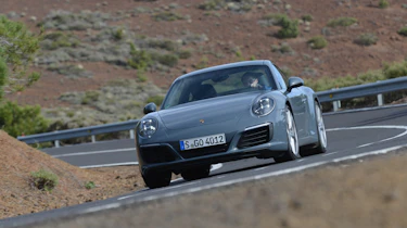 Porsche 911 Carrera 2015 front cornering