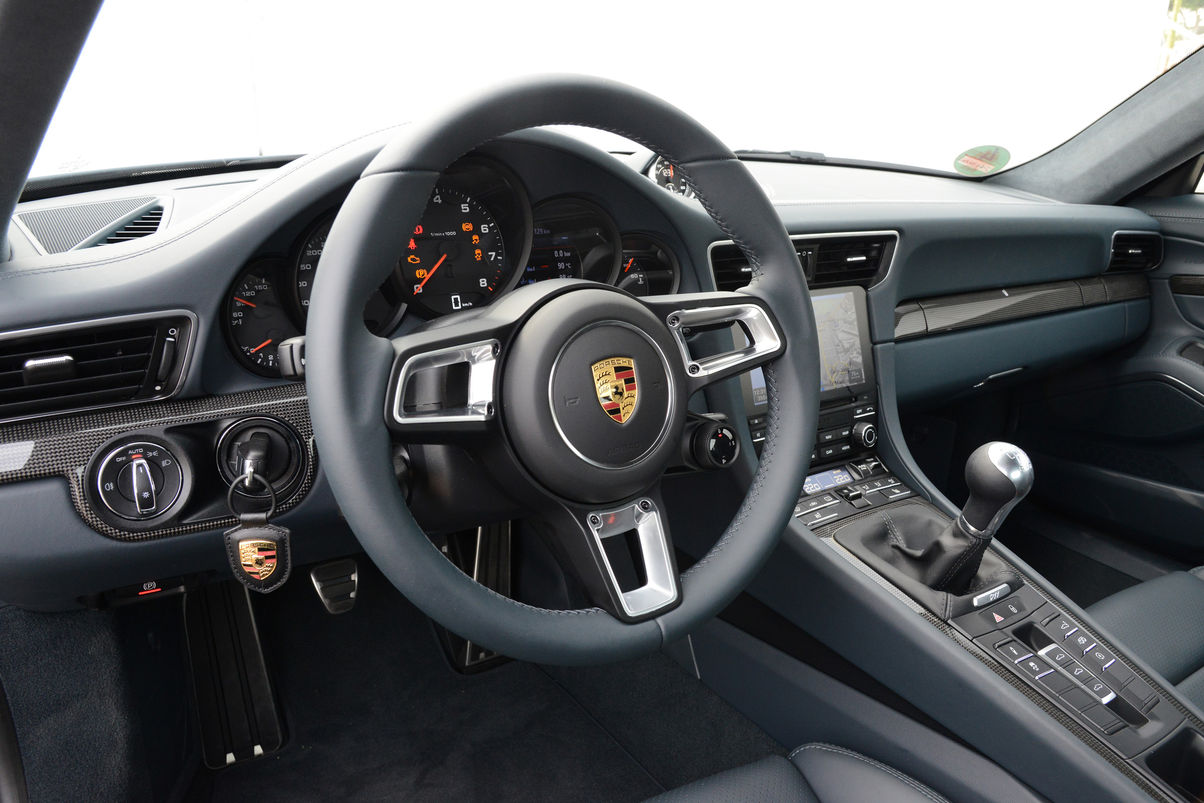 Porsche 911 Carrera 2015 dashboard