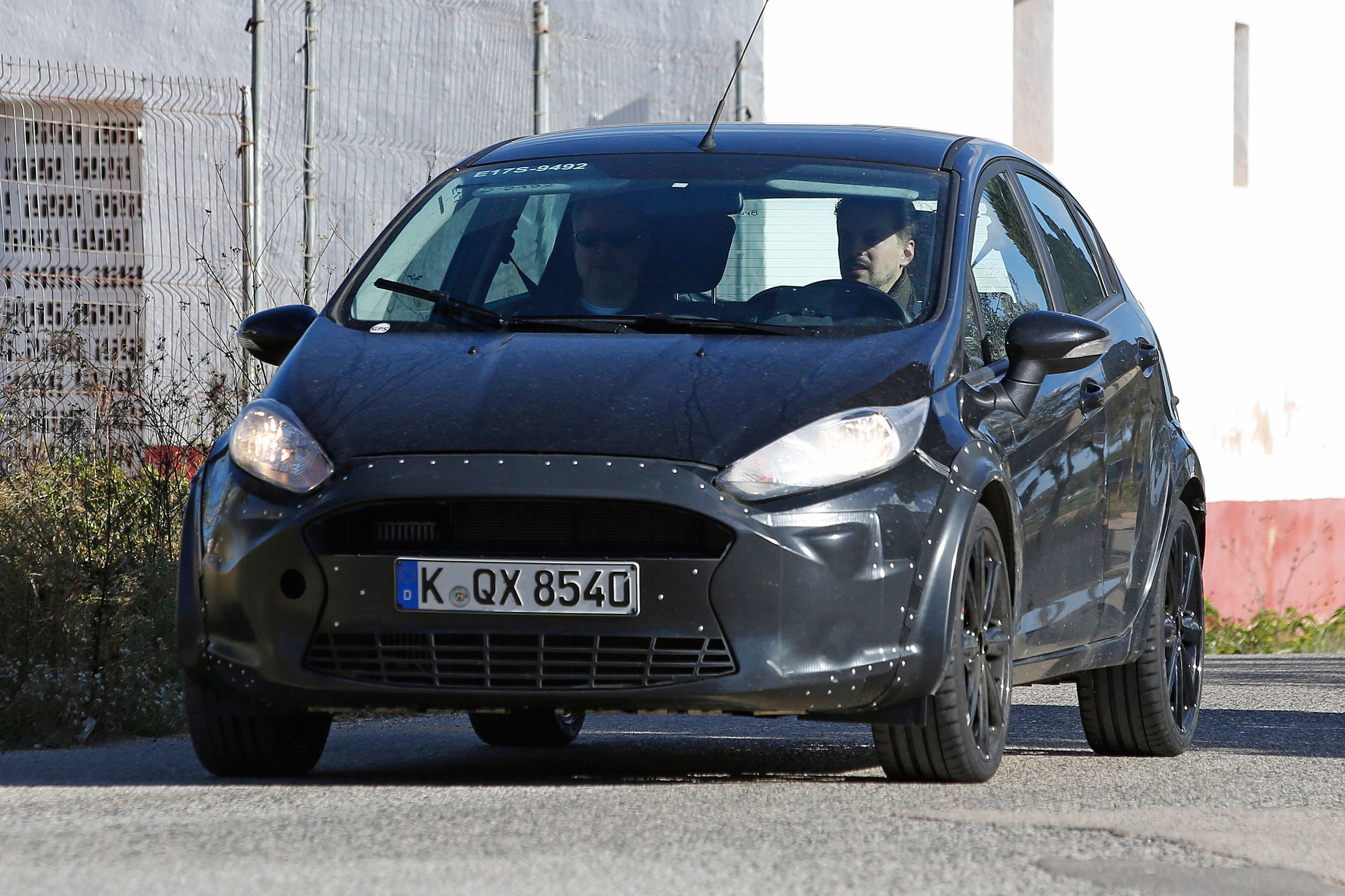 Ford Fiesta 2017 mule spied front