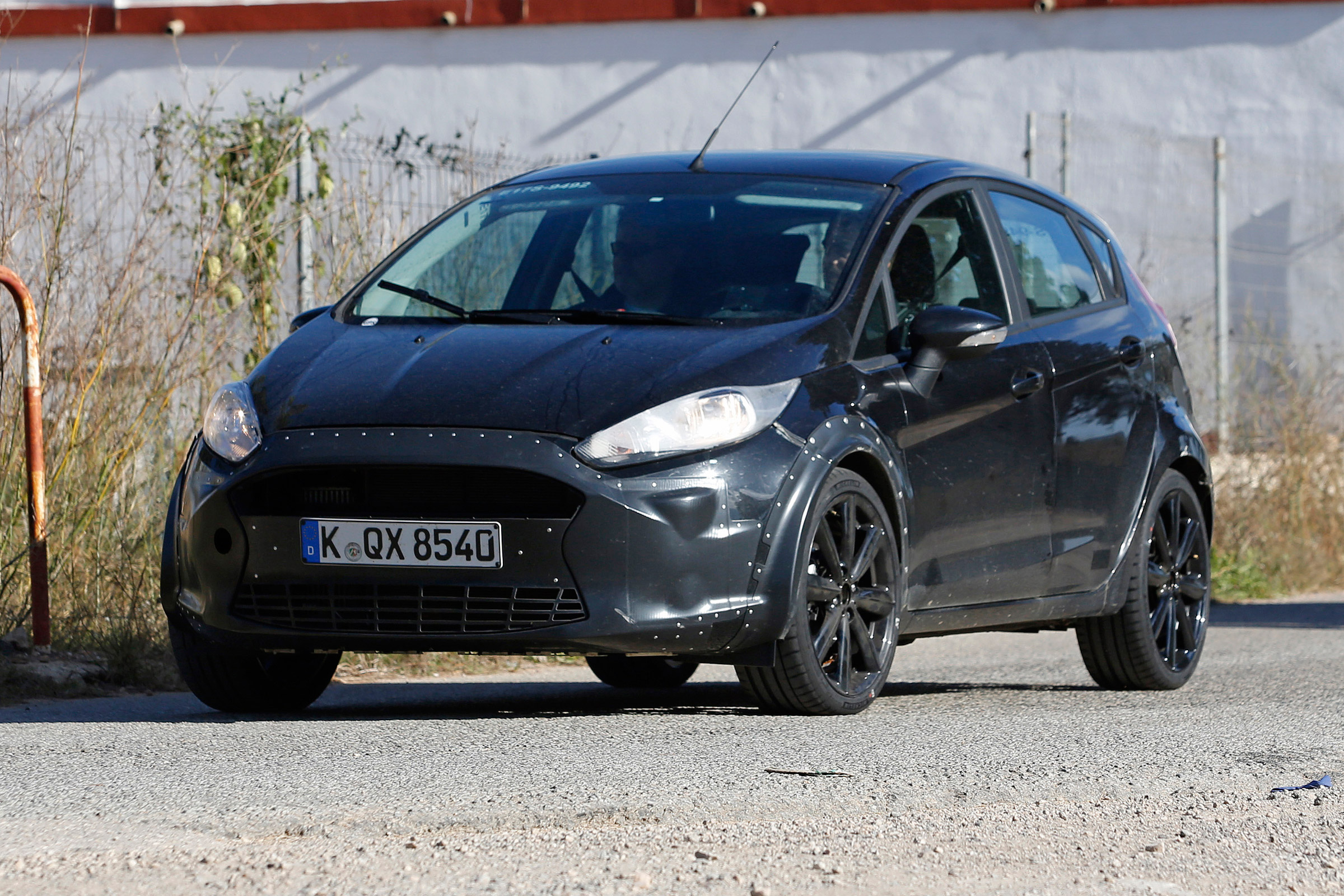 Ford Fiesta 2017 mule spied front 2