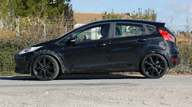 Ford Fiesta 2017 mule spied side