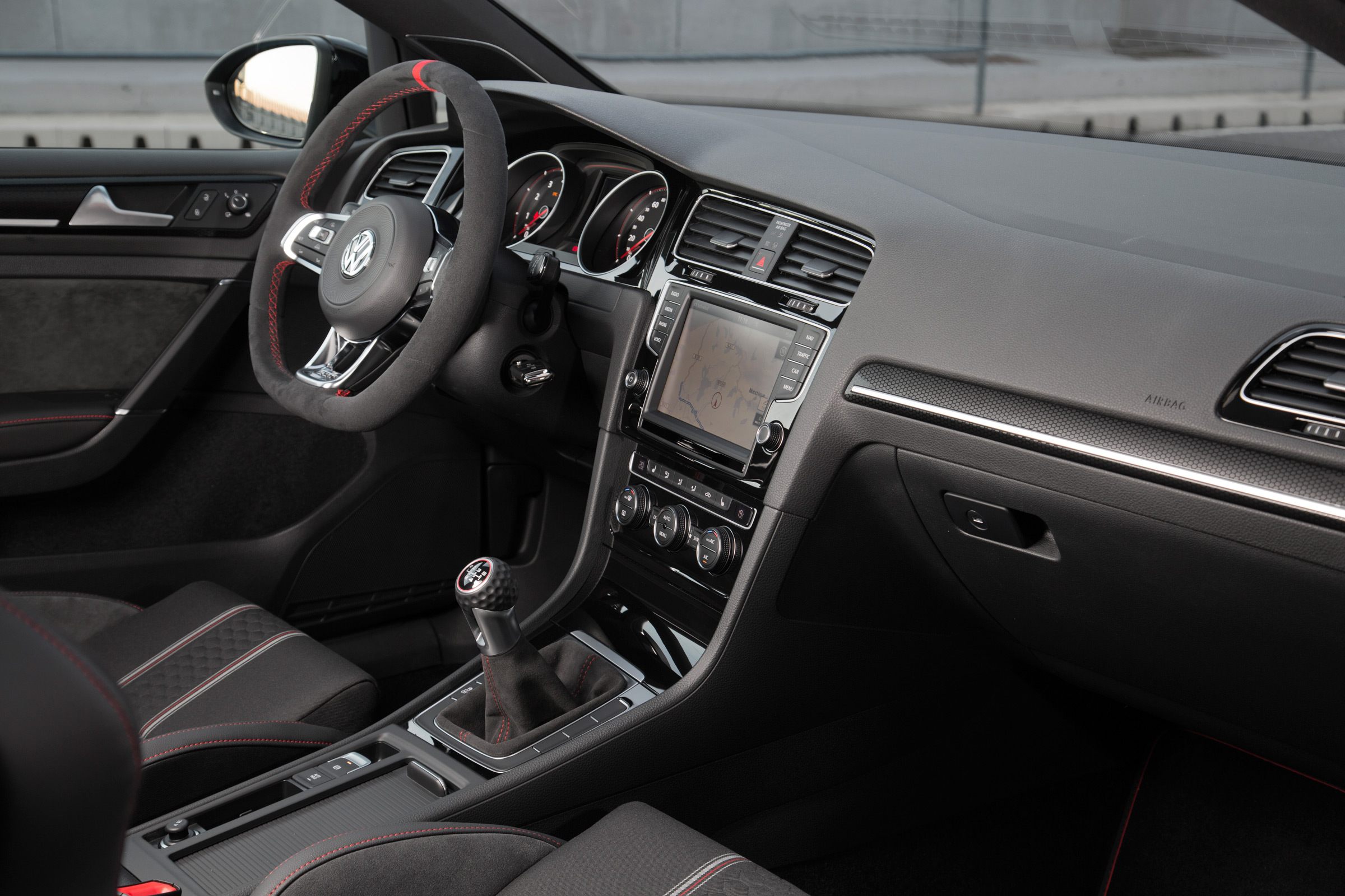 New Volkswagen Golf GTI Clubsport interior