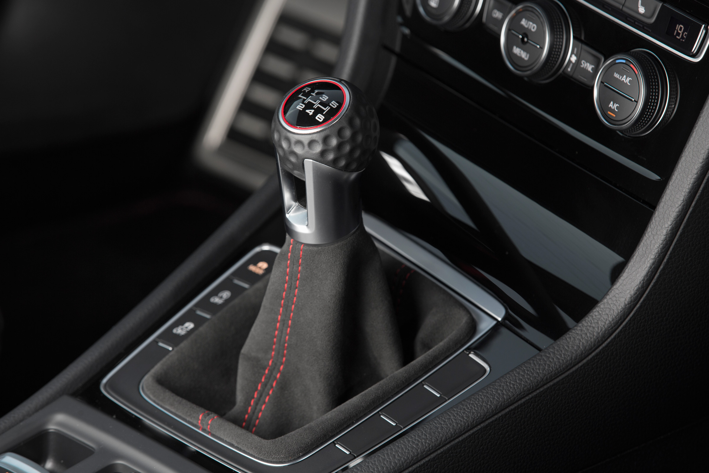 New Volkswagen Golf GTI Clubsport gearlever