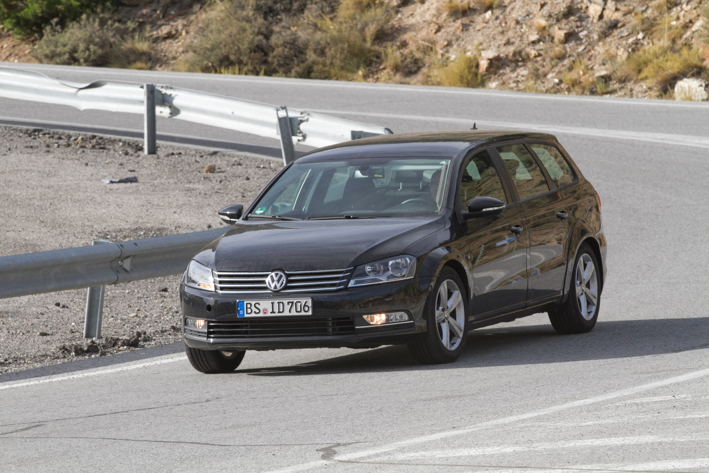 VW Tiguan XL Mule front side