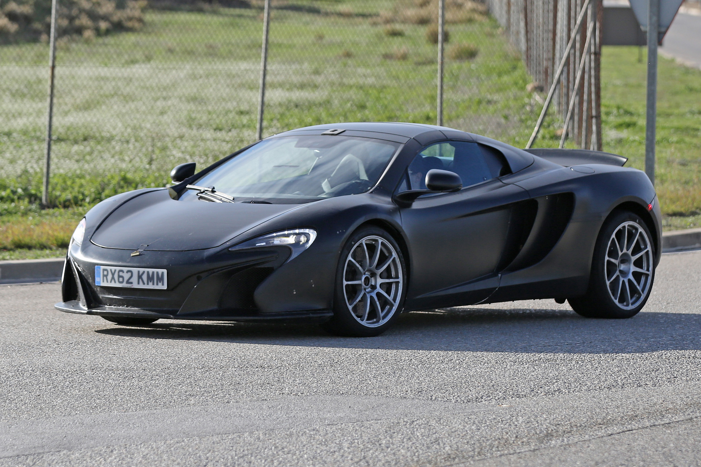 McLaren 675LT Spider side front