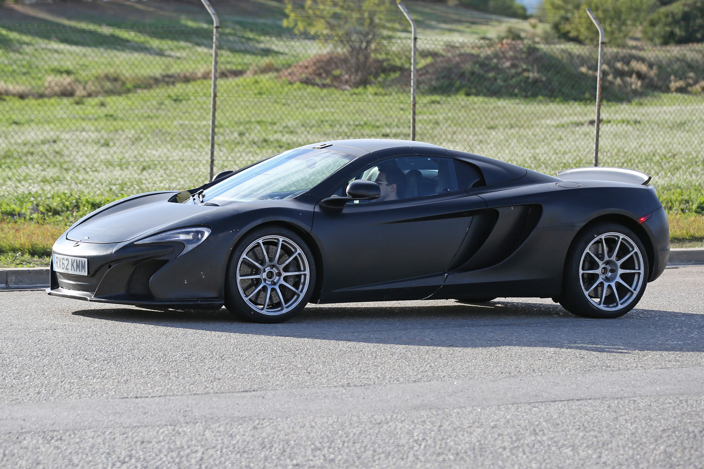 McLaren 675LT Spider side