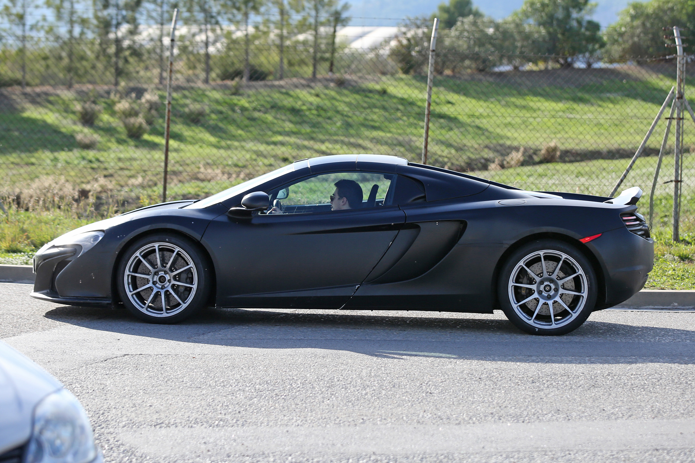 McLaren 675LT Spider side on