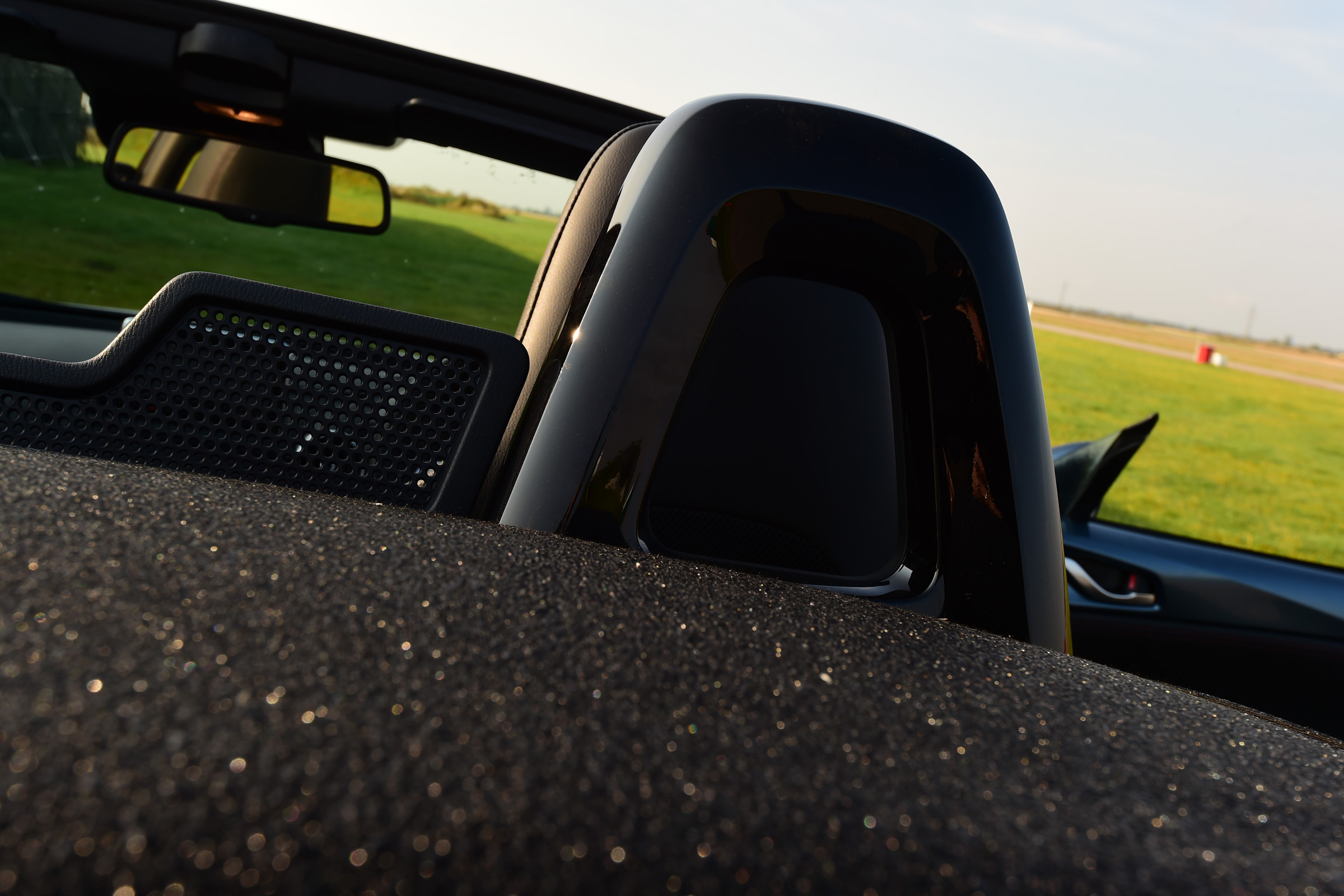 Mazda MX-5 bulkhead