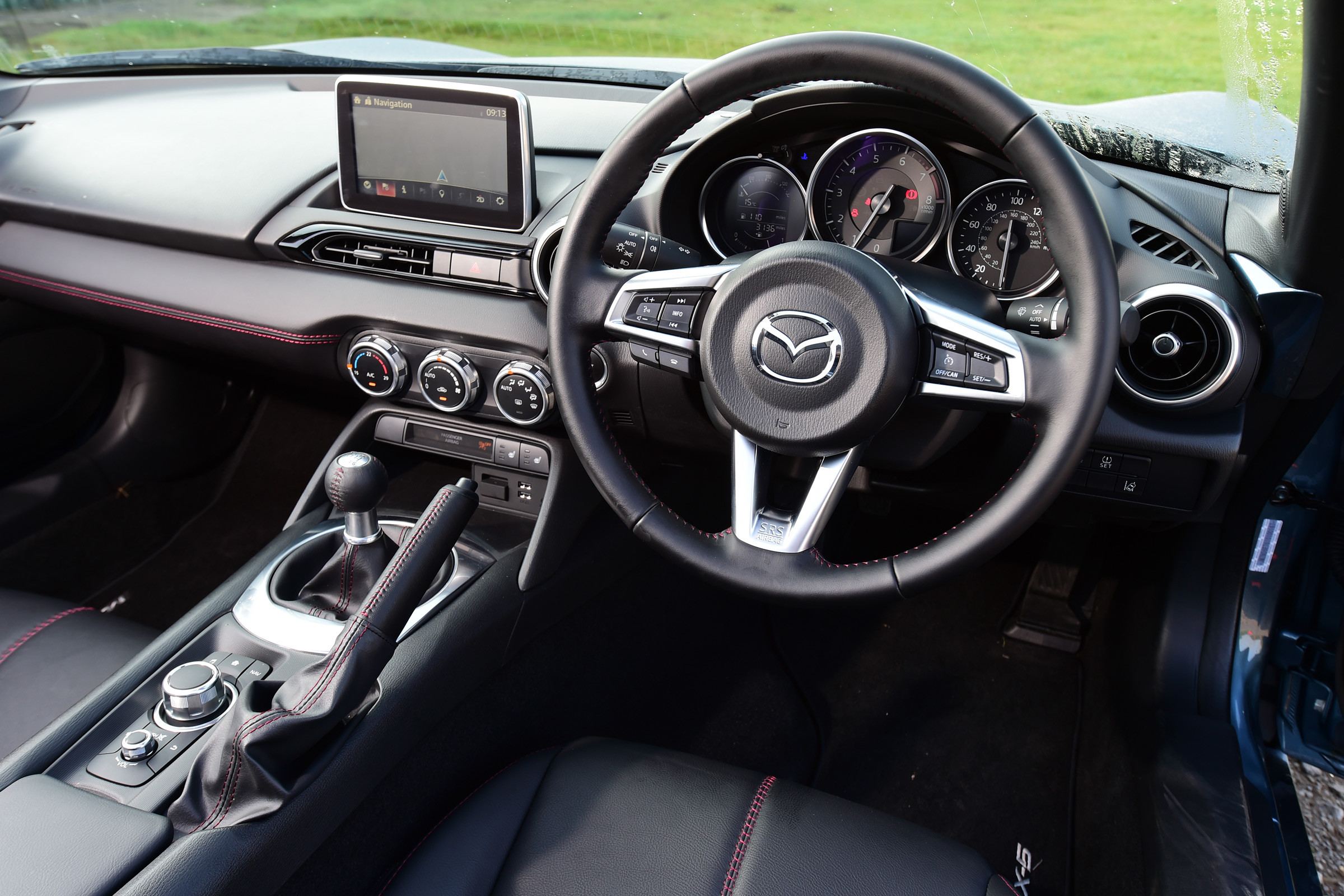 Mazda MX-5 dashboard