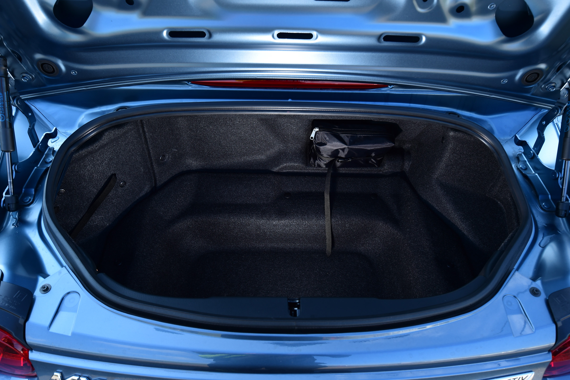 Mazda MX-5 boot