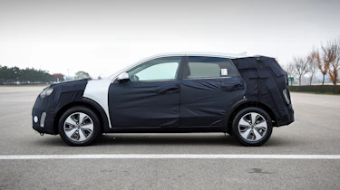 Kia Niro prototype side profile