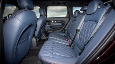 MINI Cooper D Clubman 2015 rear seats