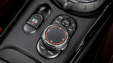 MINI Cooper D Clubman 2015 buttons
