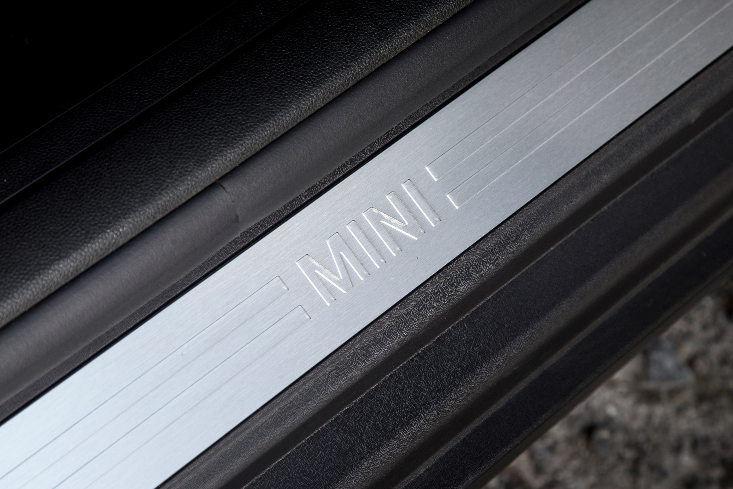 MINI Cooper D Clubman 2015 sill