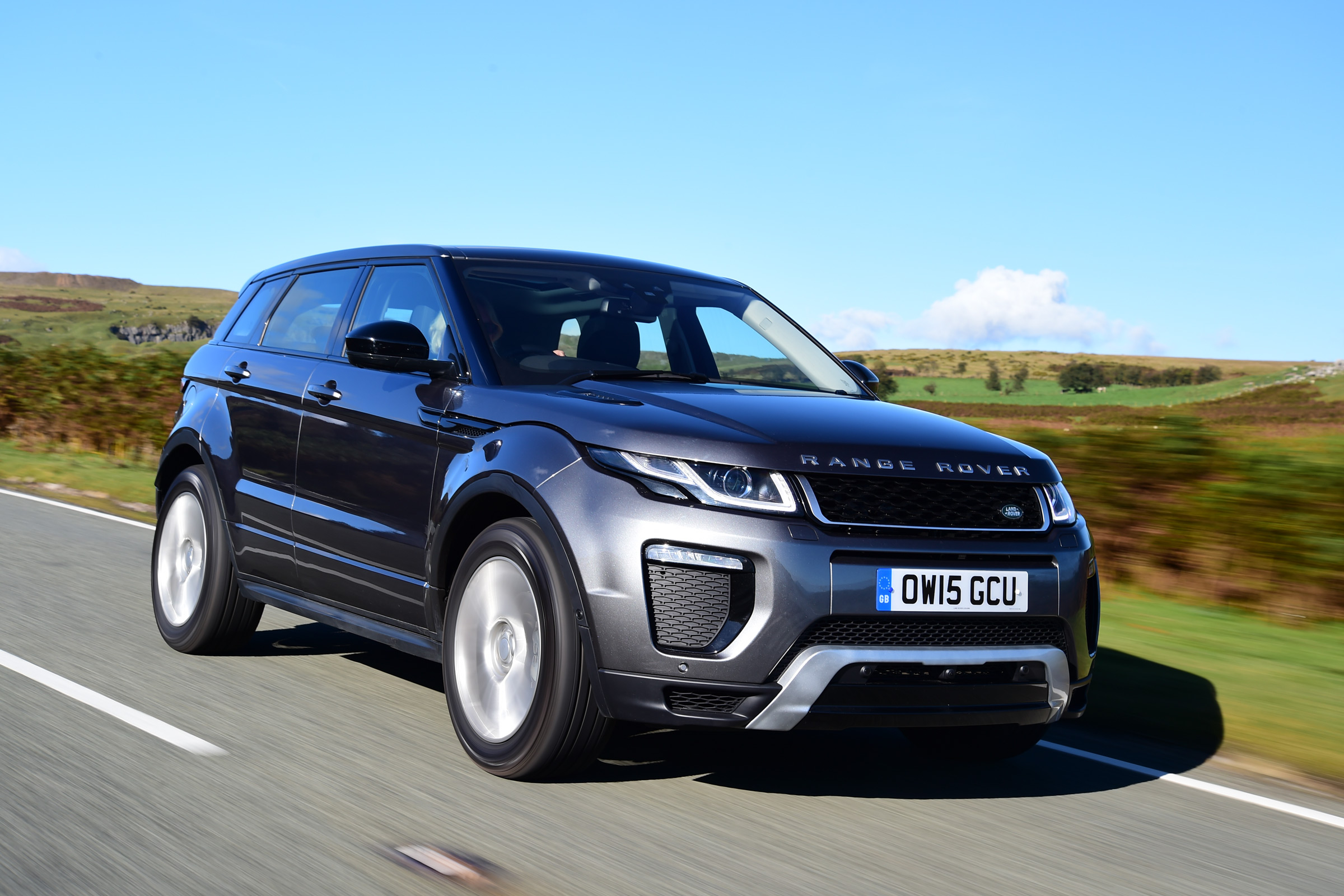 Range Rover Evoque front tracking
