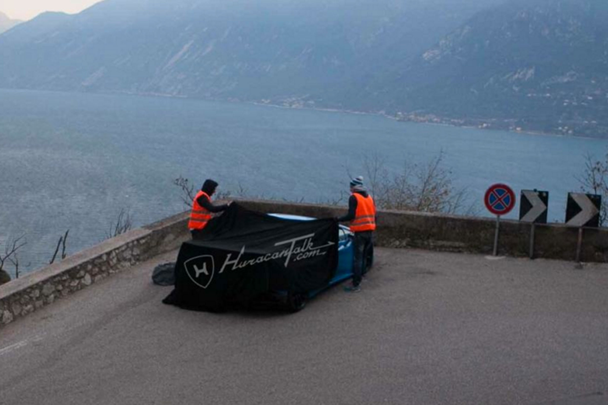 Lamborghini Huracan SV spy shots