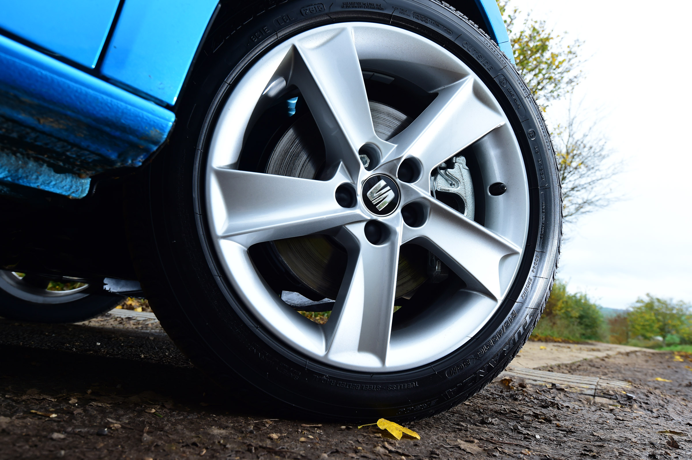 SEAT Ibiza FR 2015 UK wheel