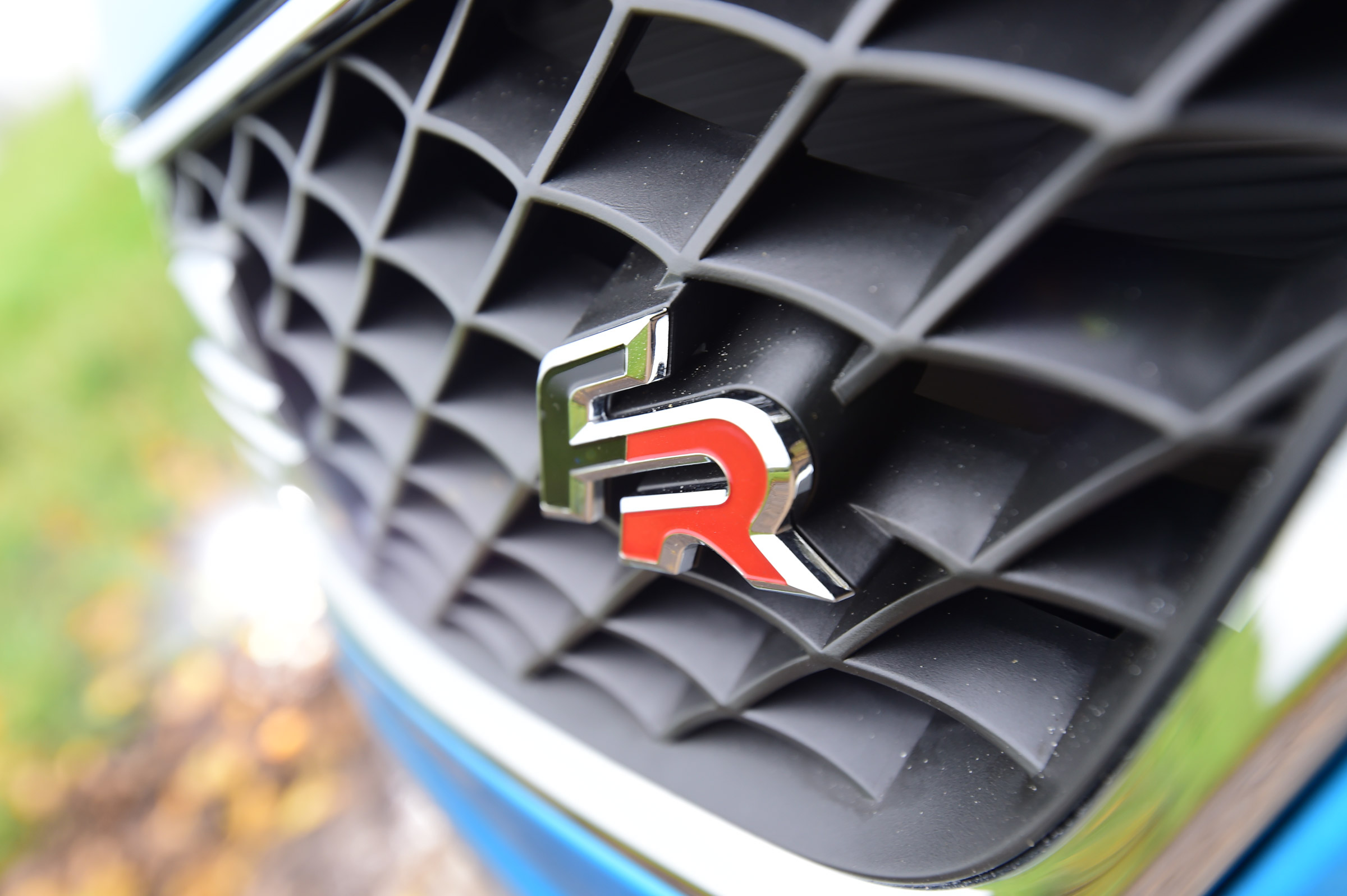 SEAT Ibiza FR 2015 UK grille