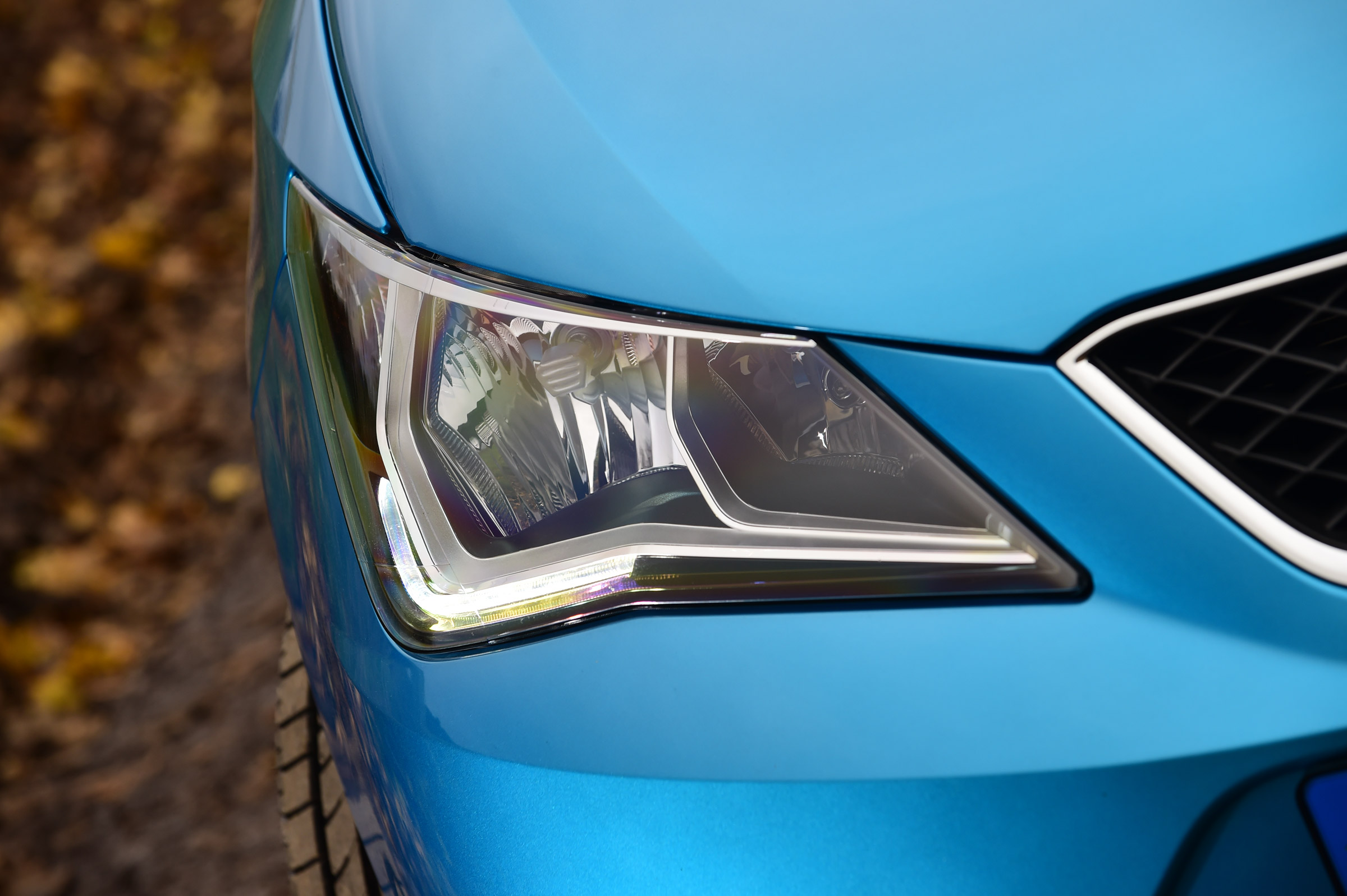 SEAT Ibiza FR 2015 UK light
