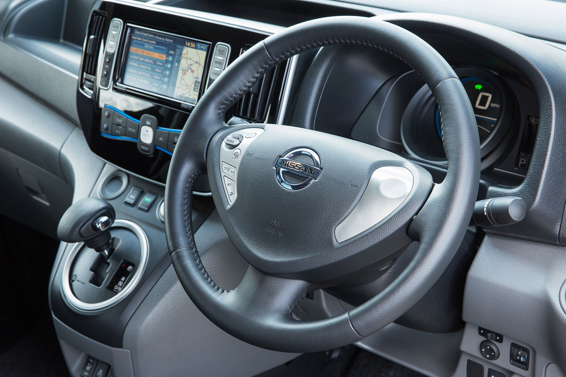 Nissan e-NV200 - dash