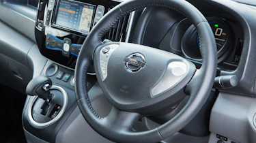 Nissan e-NV200 - dash