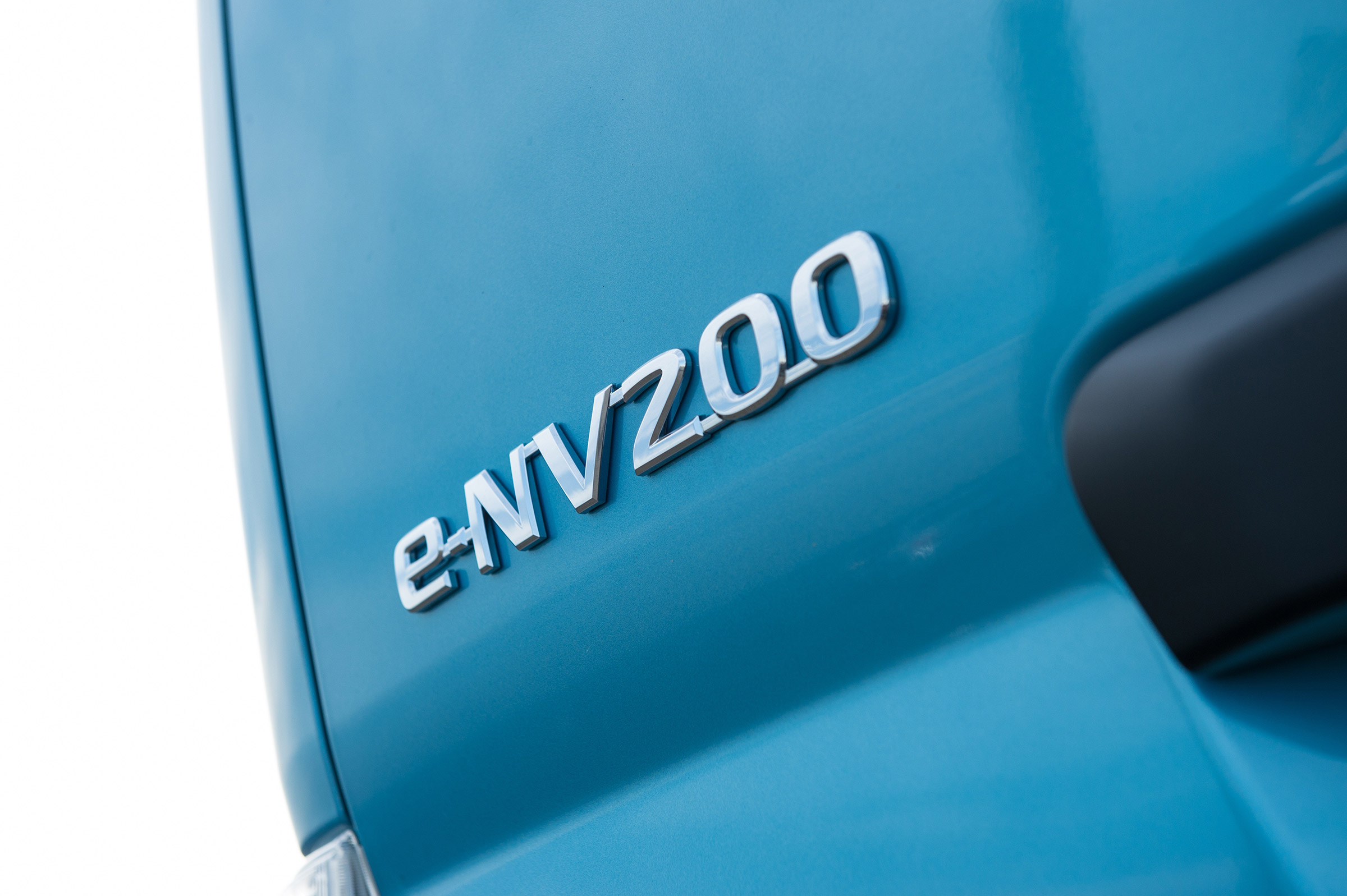 Nissan e-NV200 - badge detail
