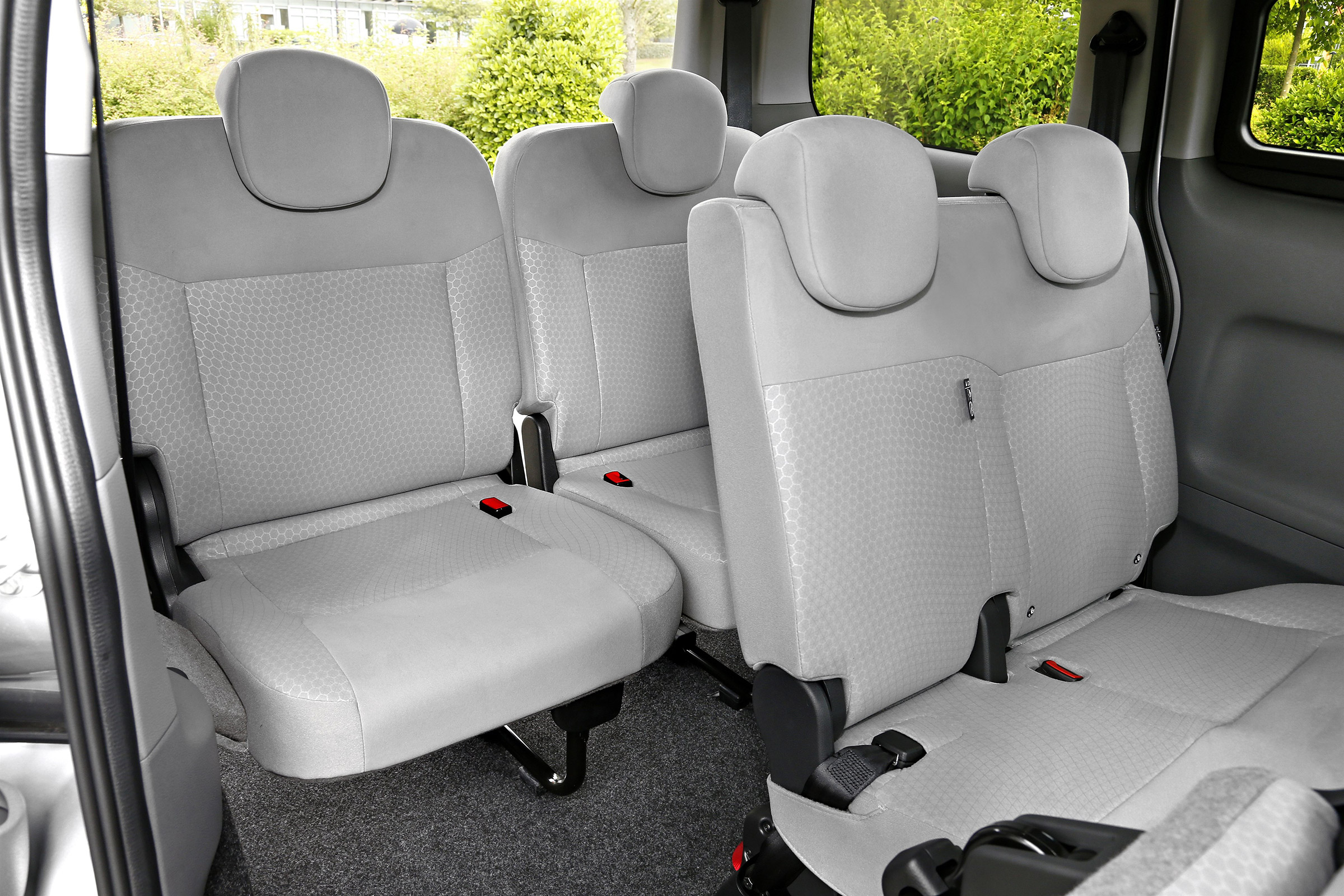 Nissan e-NV200 - seats