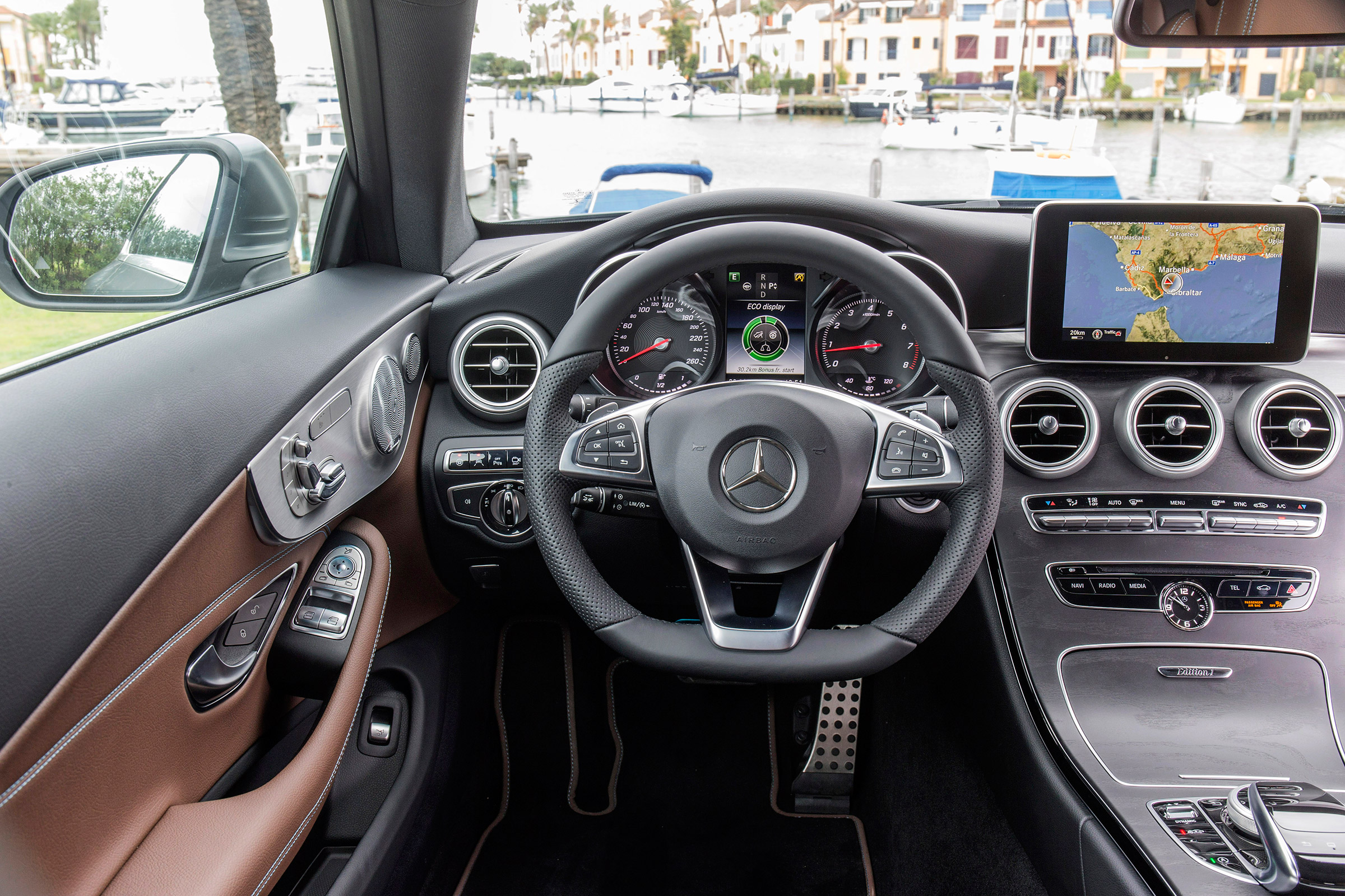 Mercedes C300 Coupe - dash